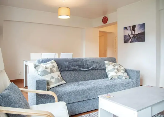 Peaceful And Serene 3 Bedroom Apartment In Lisbon
